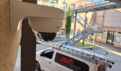 Caméra de vidéosurveillance sur un établissement scolaire à Roanne 
